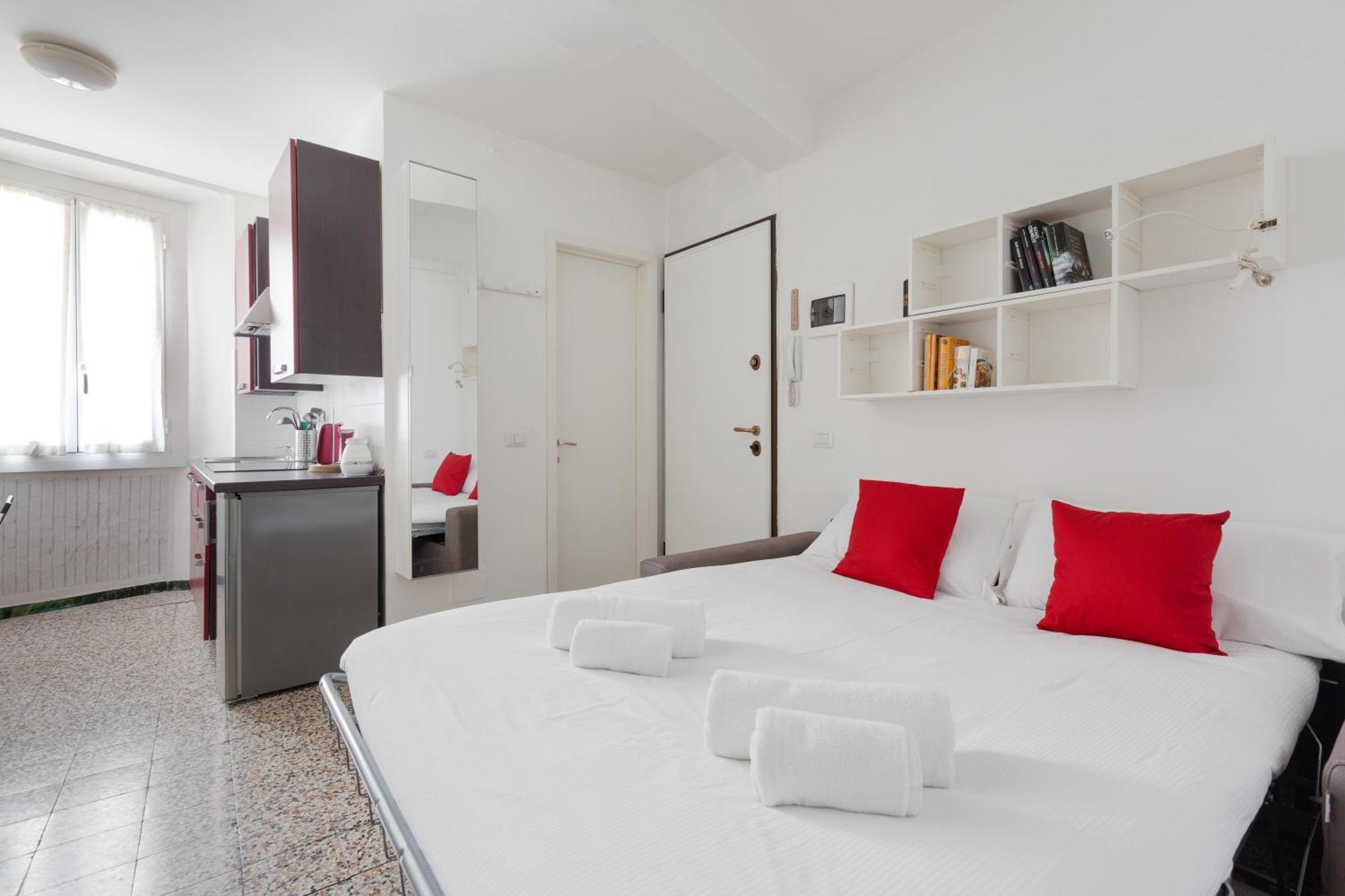 Guesthost - Sant'ambrogio Modern Apartment *