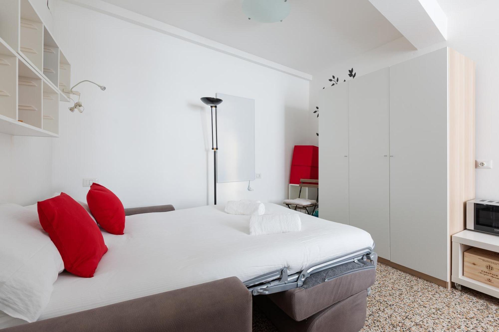 Guesthost - Sant'ambrogio Modern Apartment Mailand